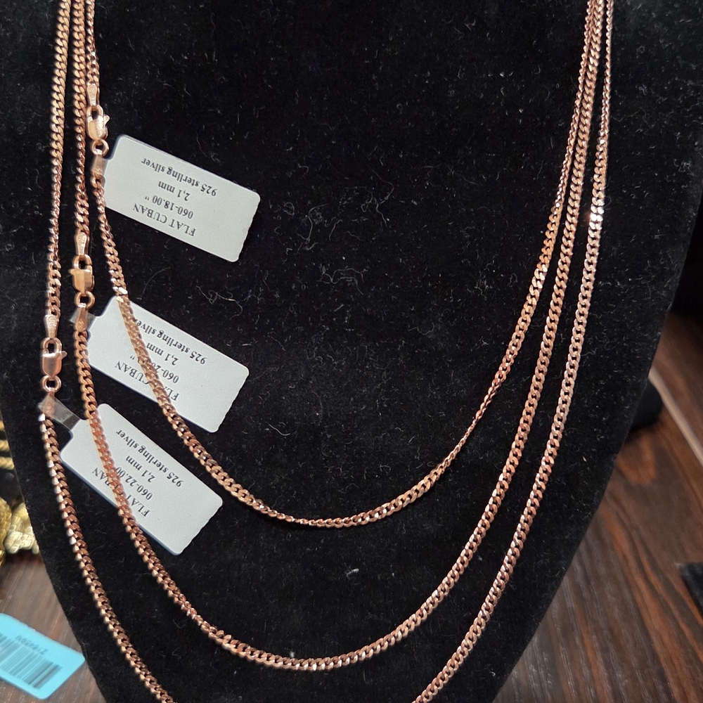 Elegant Rose Gold Necklace